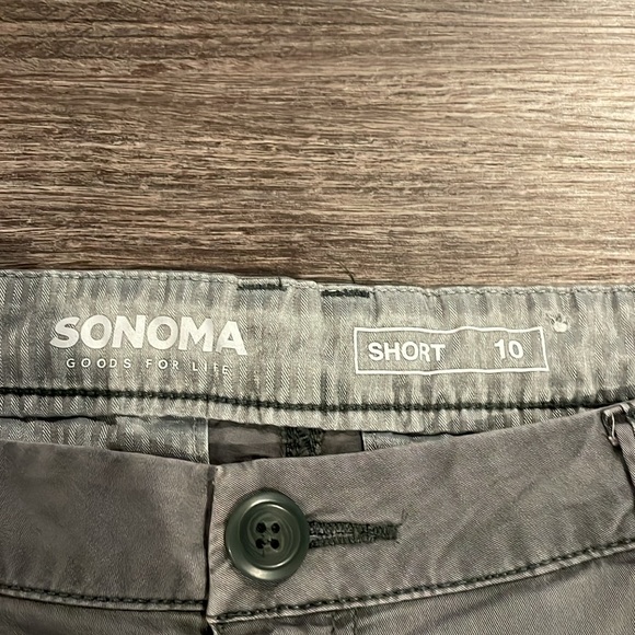 Sonoma flat front Gray shorts 6” inseam size 10 - Picture 3 of 5